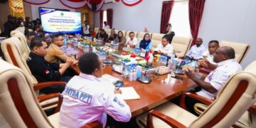 Gubernur Papua Tengah Meki Fritz Nawipa saat menghadiri penandatanganan kerja sama Pemprov Papua Tengah dengan media partner di Nabire, Rabu (19/8/2026). Dok. Humas Pemprov Papua Tengah